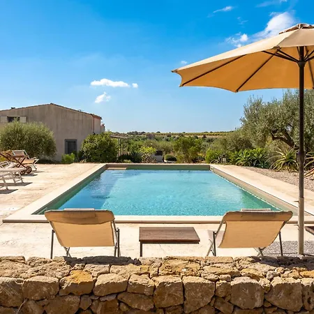 Silvia With Swimming Pool By Wonderful Italy *